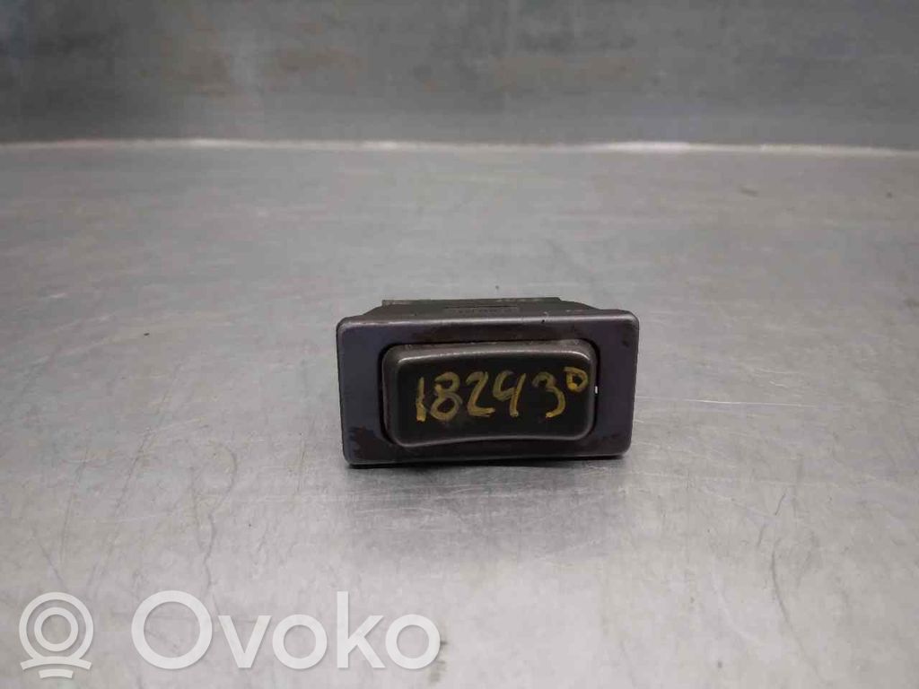 Interruptor del elevalunas eléctrico   1737