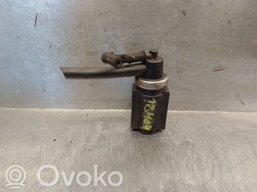 Audi A4 S4 B5 8D Pompa dell’aria secondaria 