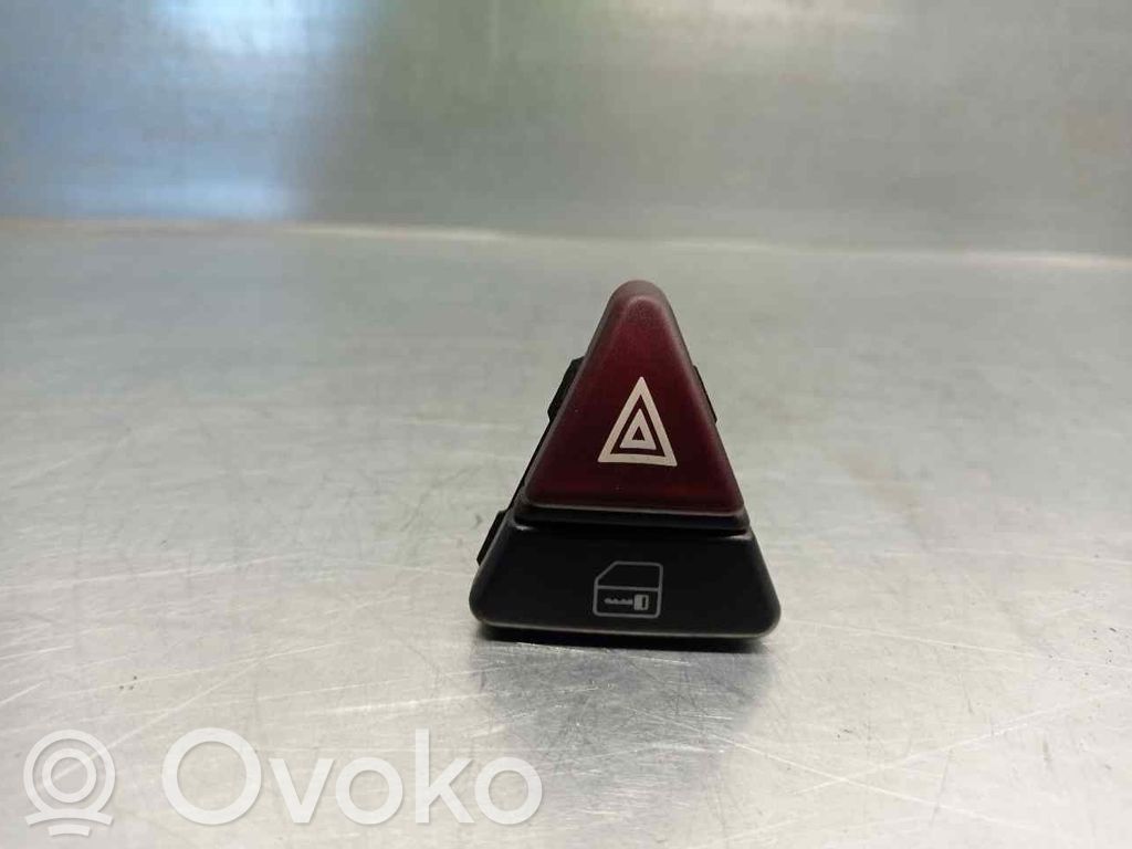 Mercedes-Benz A W168 Przycisk świateł awaryjnych 