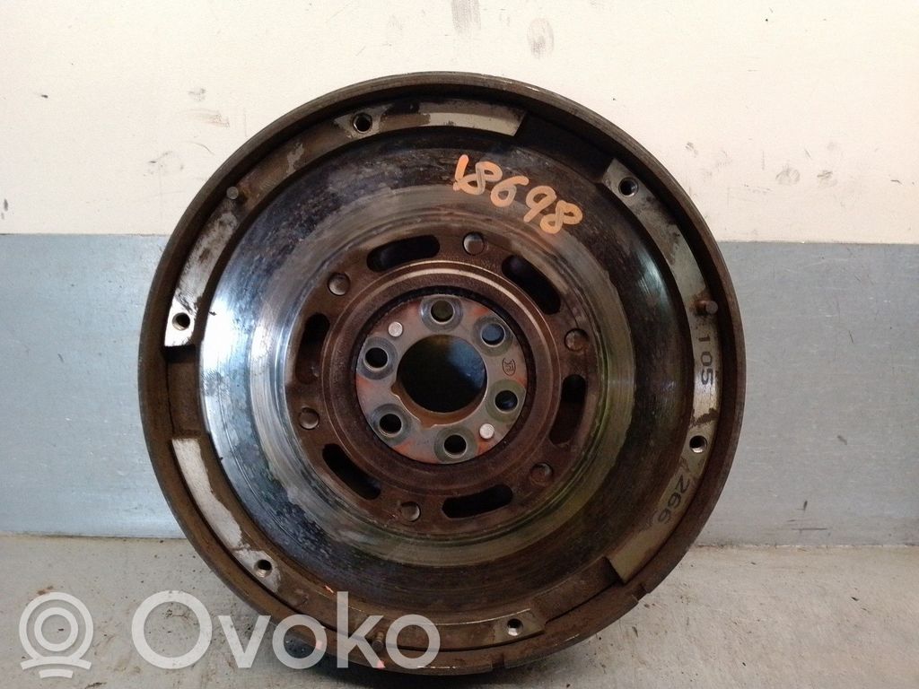 Audi A4 S4 B5 8D Vauhtipyörä 