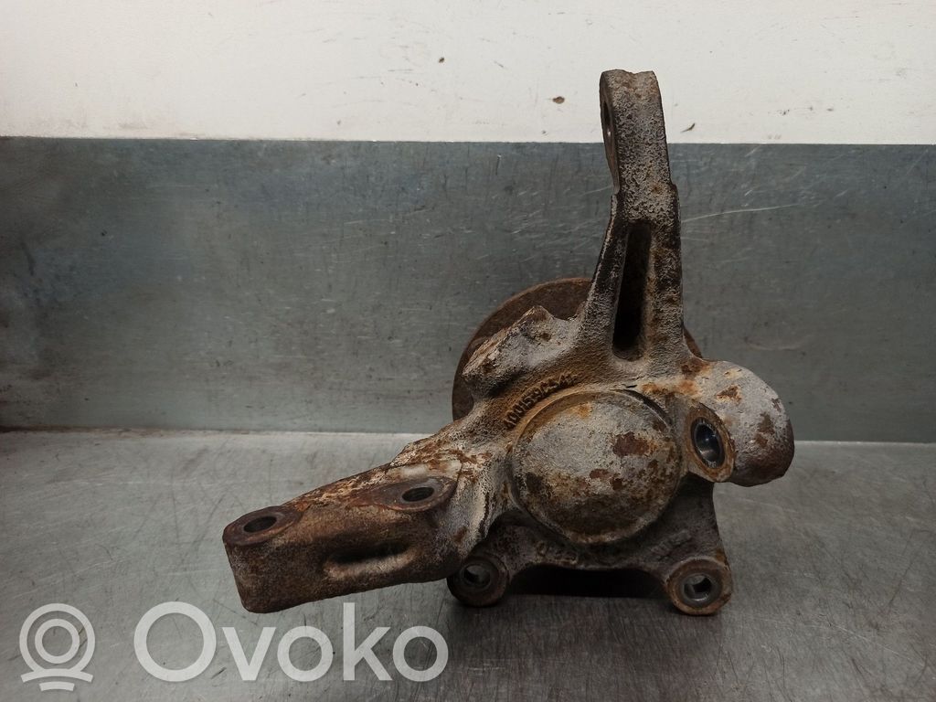 Nissan Vanette Zwrotnica koła przedniego 