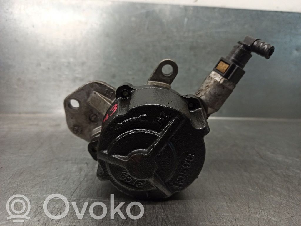 Peugeot 306 Vacuum pump 