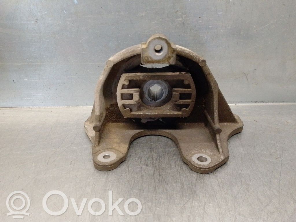 Fiat Doblo Engine mount bracket 