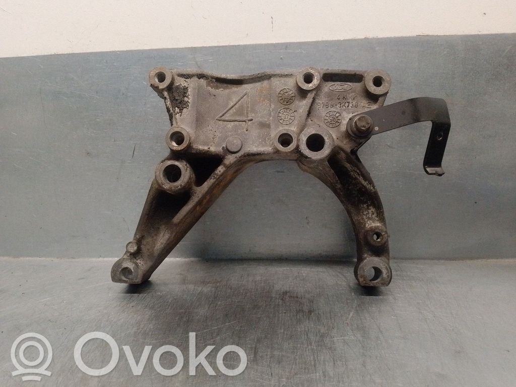 Ford Focus Engine mount bracket 