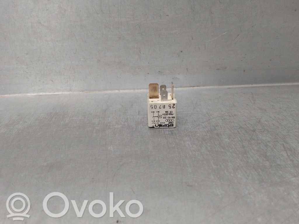 Sulakemoduuli   8D0951253A,RELE370