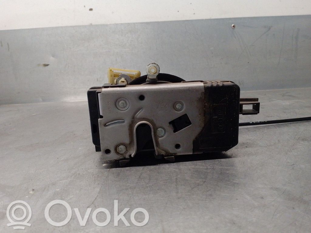 Opel Signum Etuoven lukko 