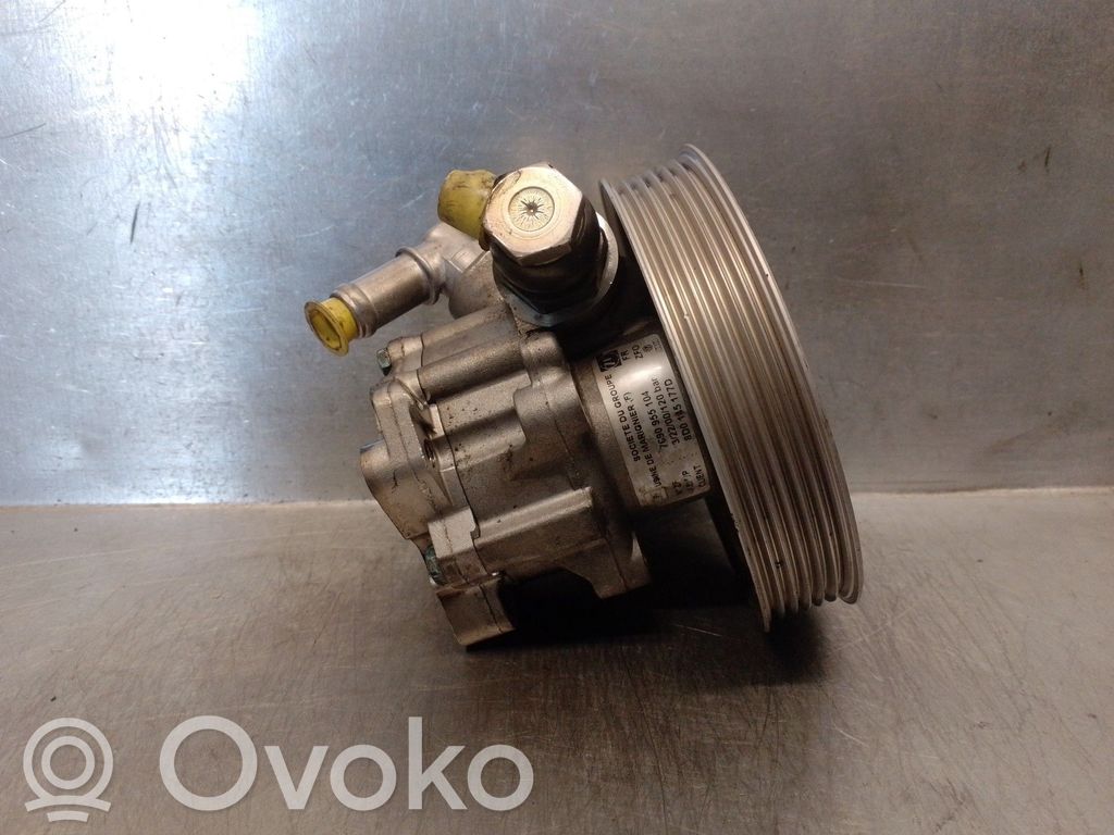 Audi A4 S4 B5 8D Ohjaustehostimen sähköpumppu 