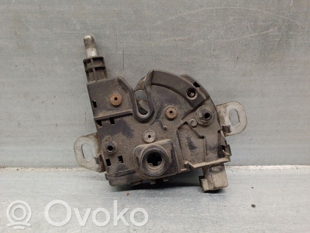 Ford Focus Tie down hook / loop 