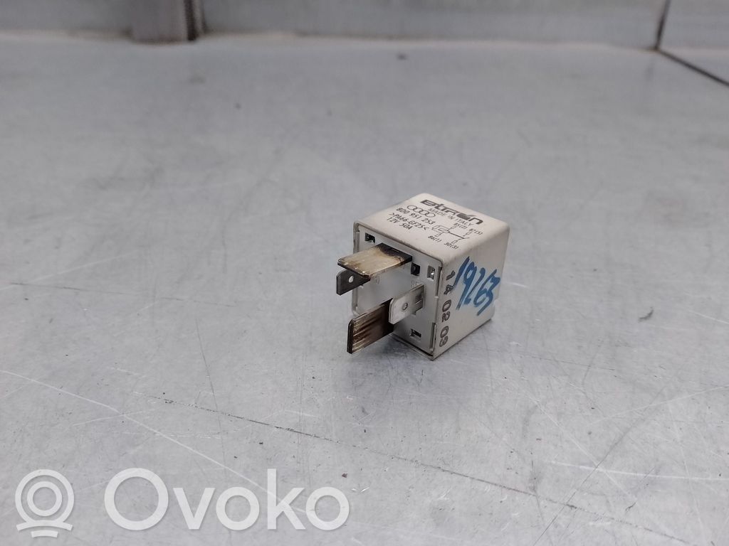 Audi A4 S4 B6 8E 8H Módulo de fusible 