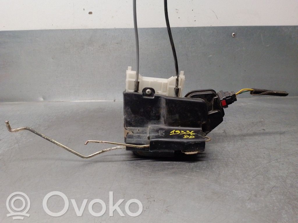 Hyundai Elantra Front door lock 