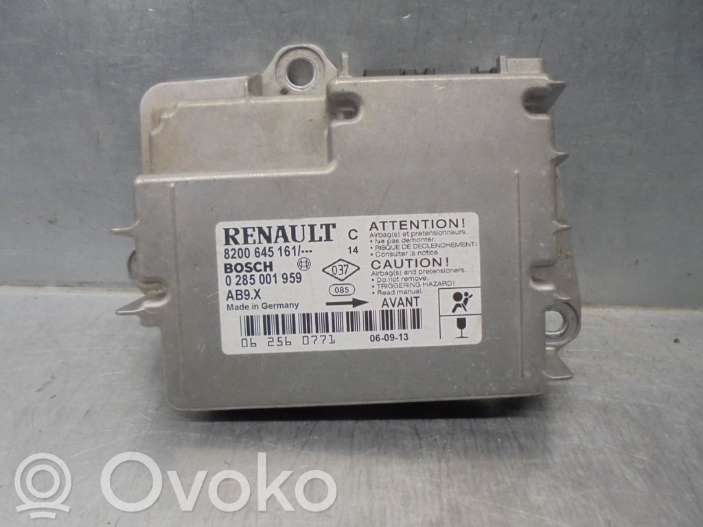 Renault Clio III Module de contrôle airbag 