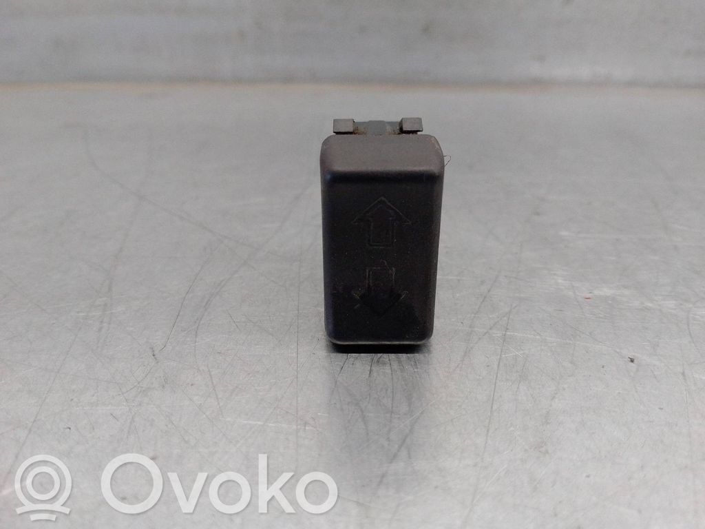 Renault 11 Sähkötoimisen ikkunan ohjauskytkin 