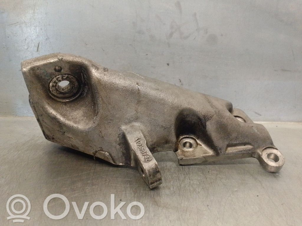 Cadillac SRX Engine mount bracket 