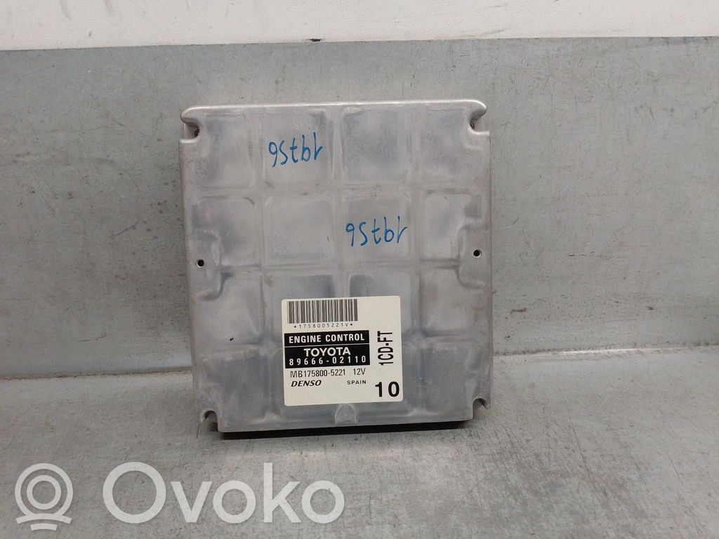 Unidad de control/módulo del motor   8966602110,MB1758005221,DENSO