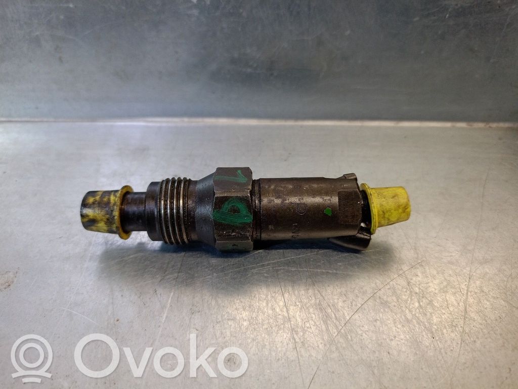 Renault Clio I Inyector de combustible 