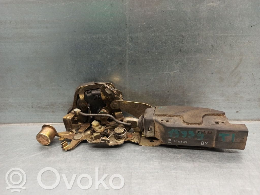 Opel Vectra A Aizmugurē slēdzene 
