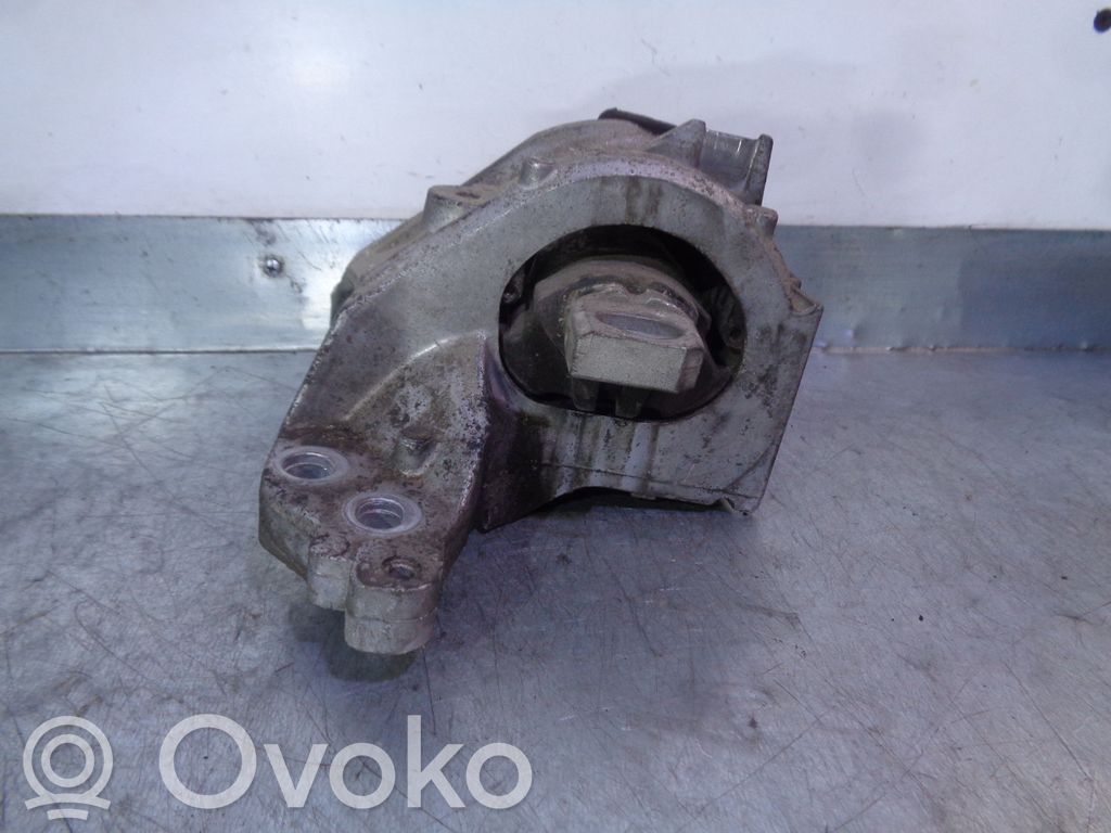 Peugeot 407 Engine mount bracket 