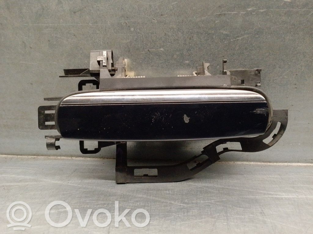 Manecilla externa puerta delantera   4F0837886