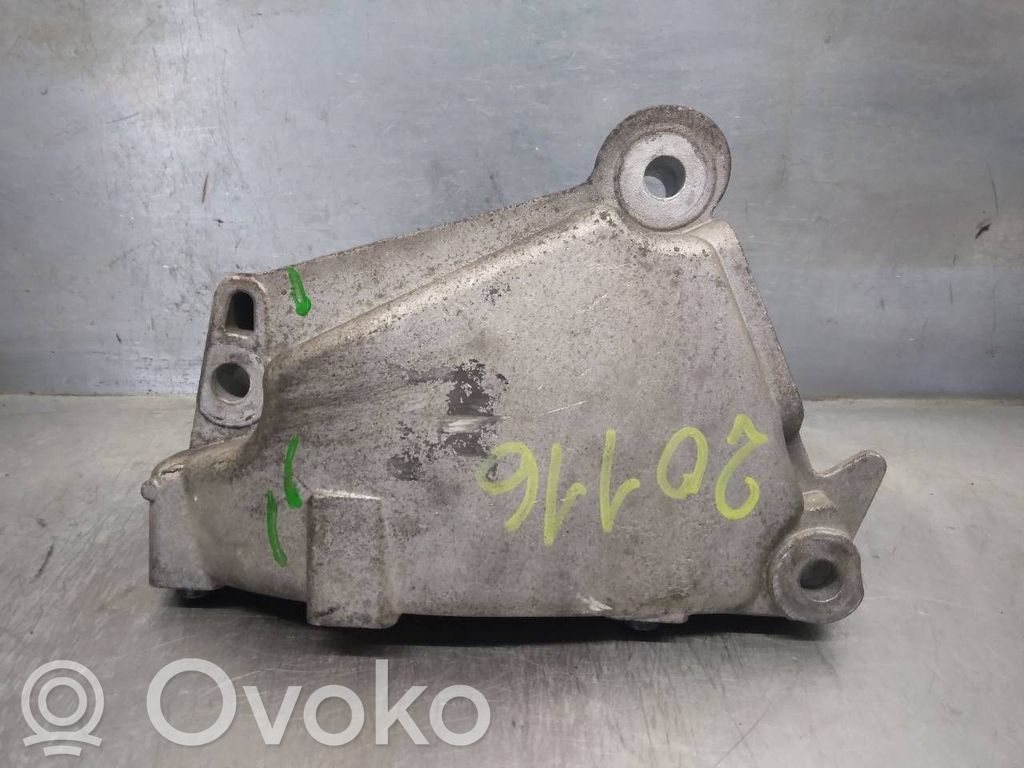 Citroen C2 Engine mount bracket 