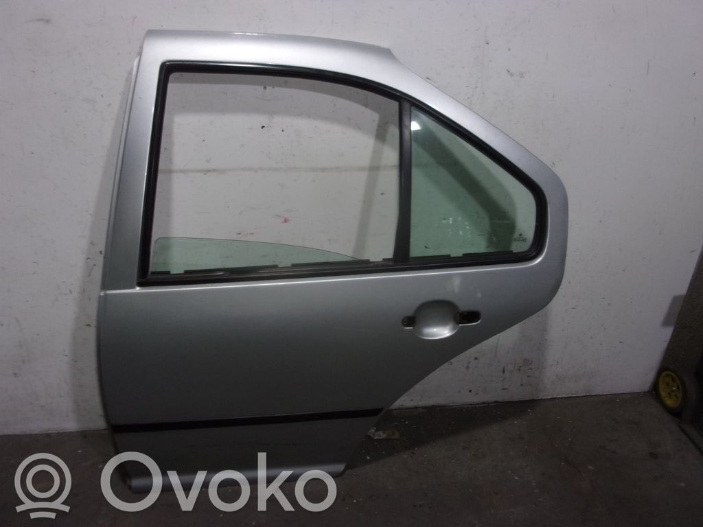 Volkswagen Bora Puerta trasera 