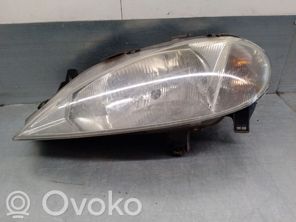 Renault Megane I Lampa przednia 