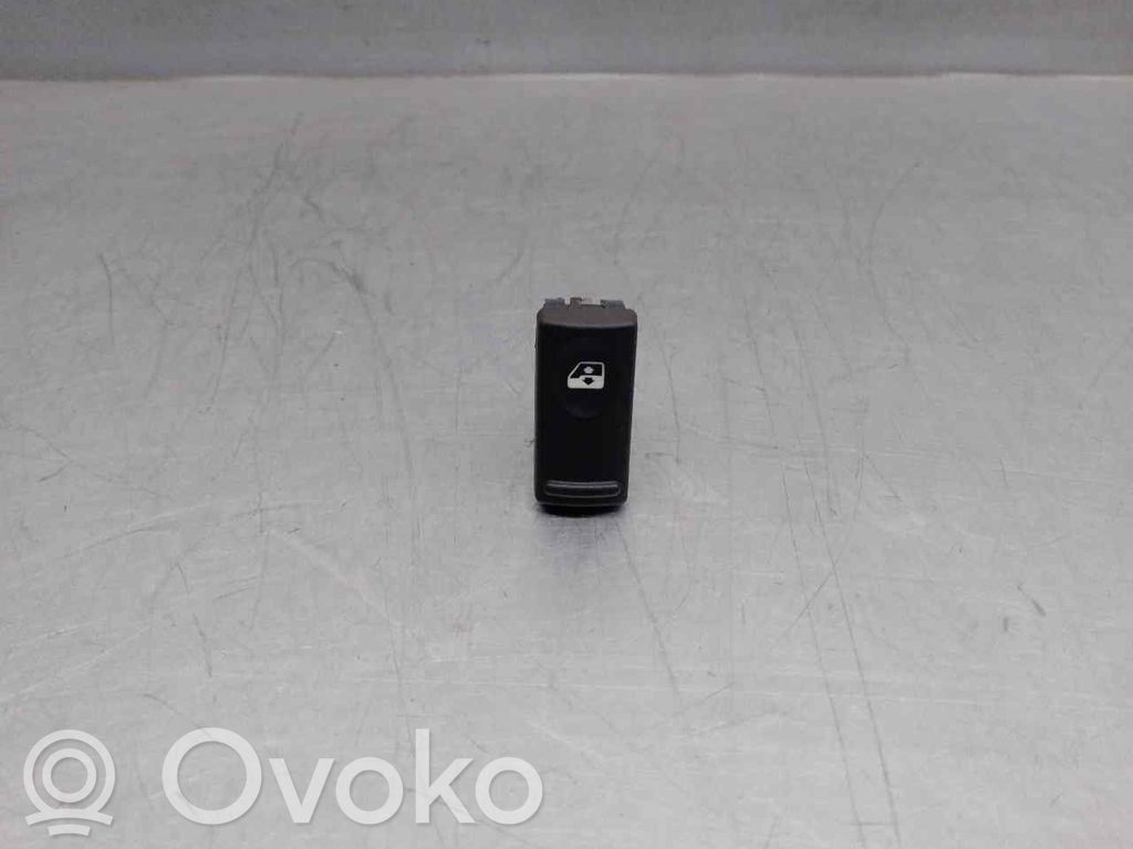 Renault 19 Front door manual window regulator 
