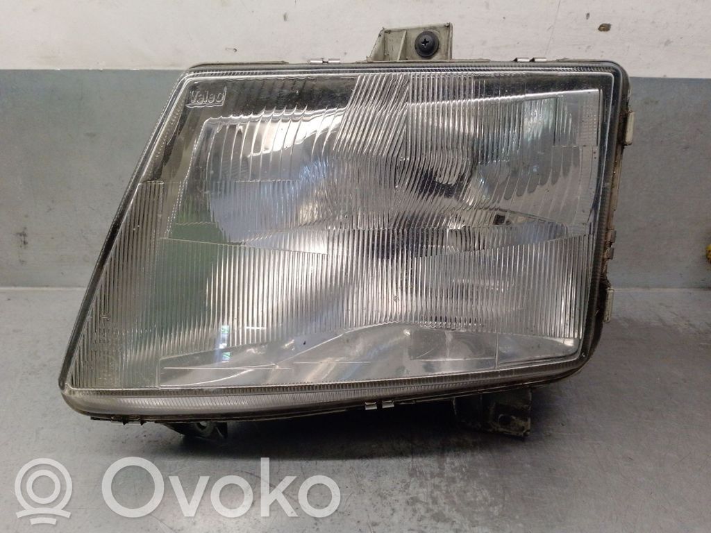 Mercedes-Benz Vito Viano W638 Lampa przednia 