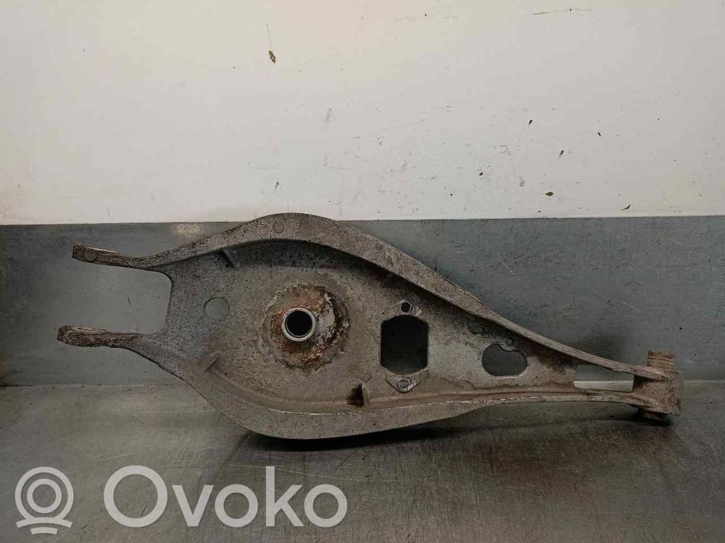 Brazo de suspensión trasero   32321094890