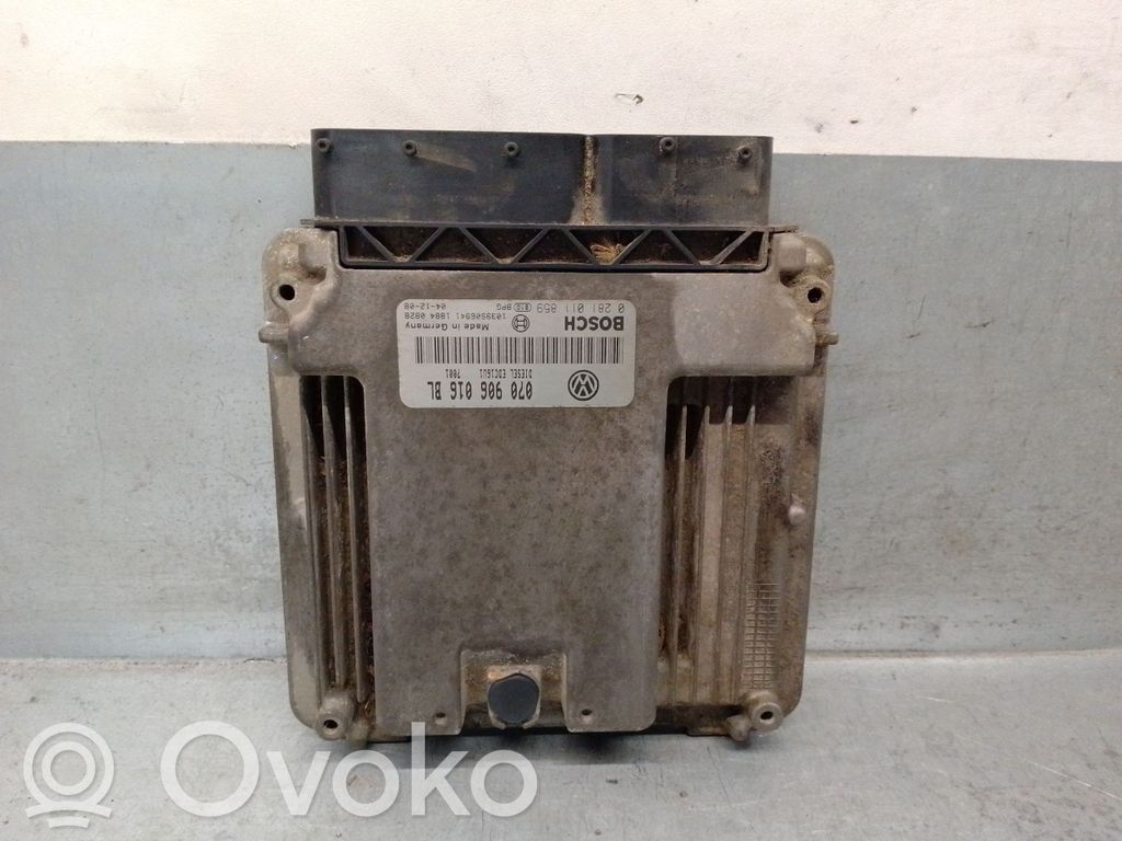 Volkswagen Touareg I Unitate/modul de control motor 
