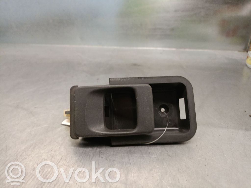 Klamka wewnętrzna drzwi przednich   472650,3417058