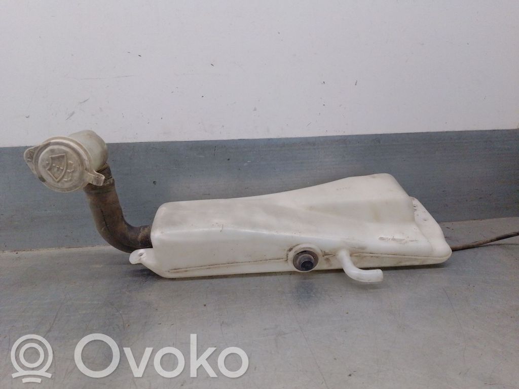 Mitsubishi Montero Zbiornik płynu do spryskiwaczy szyby przedniej / czołowej 