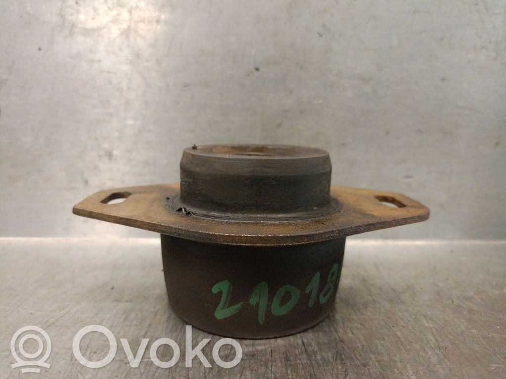 Citroen Xantia Engine mount bracket 