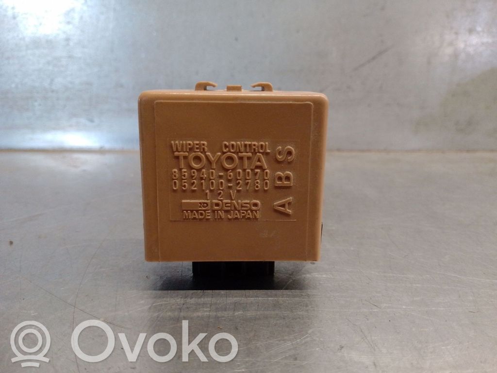 Ramka / Moduł bezpieczników   8594060070,0521002780DENSO
