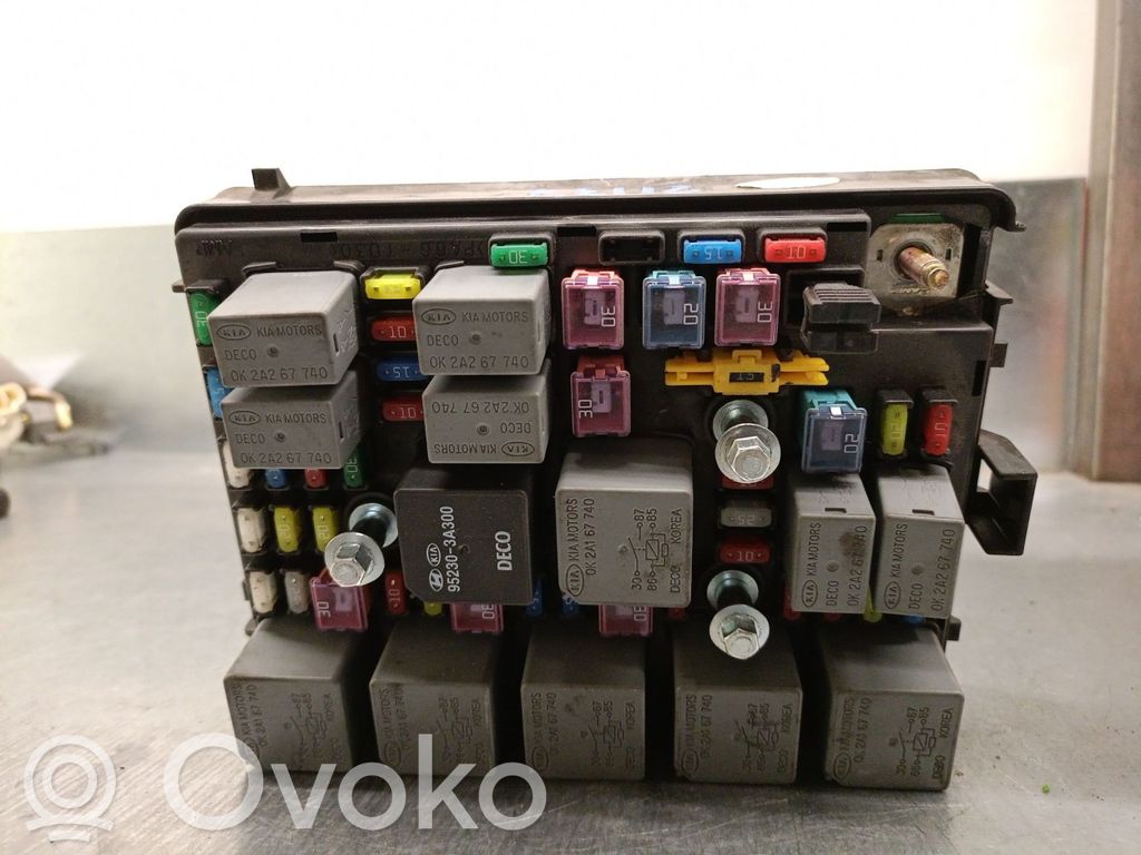 KIA Carens I Juego de caja de fusibles 