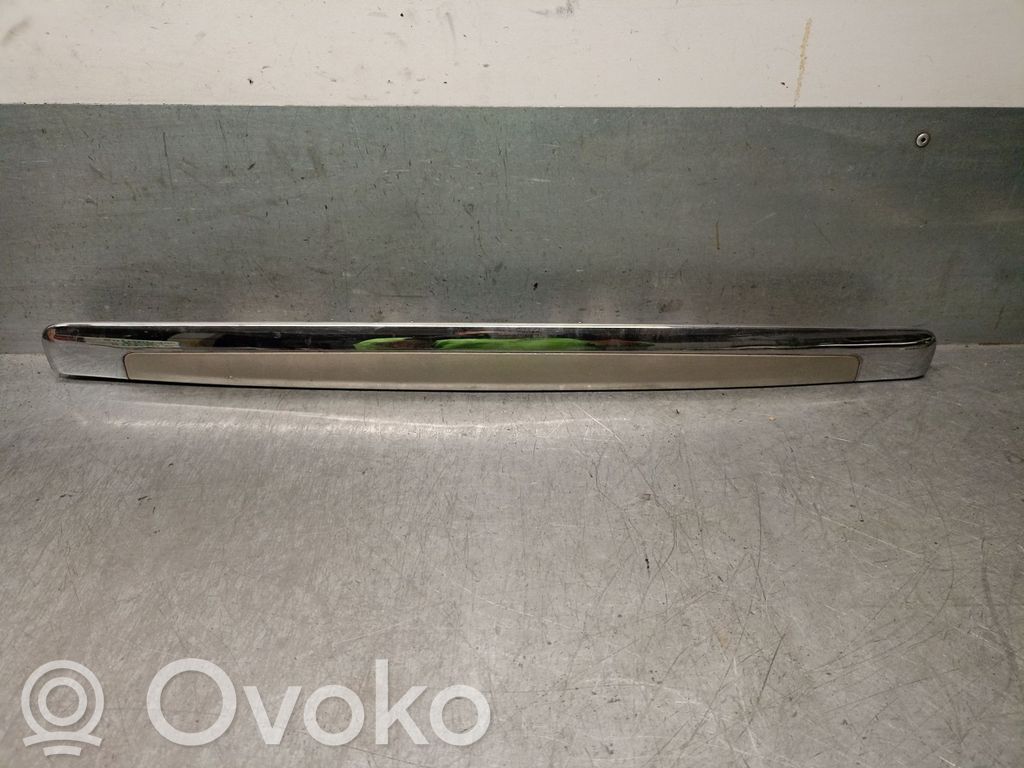 KIA Carnival Manecilla externa puerta trasera 