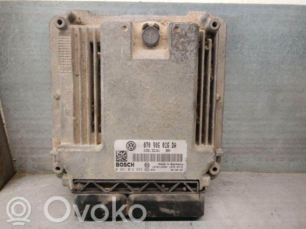 Volkswagen Touareg I Engine control unit/module 
