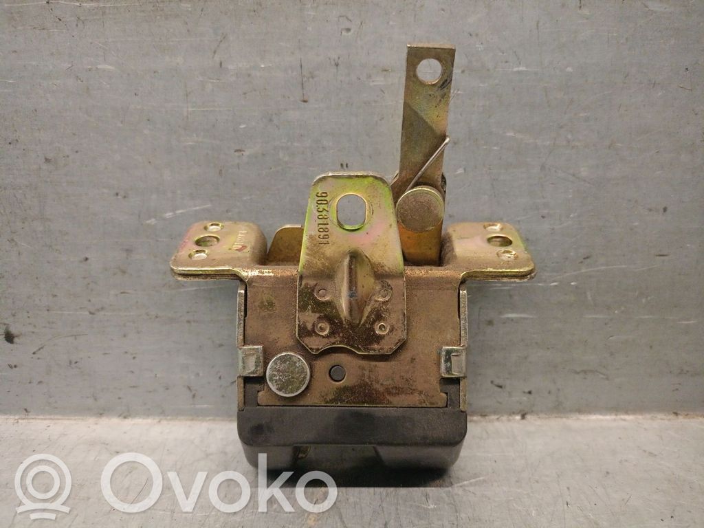 Opel Astra F Tailgate lock latch 
