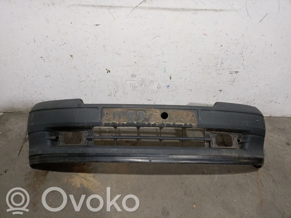 Renault Clio I Parachoques delantero 
