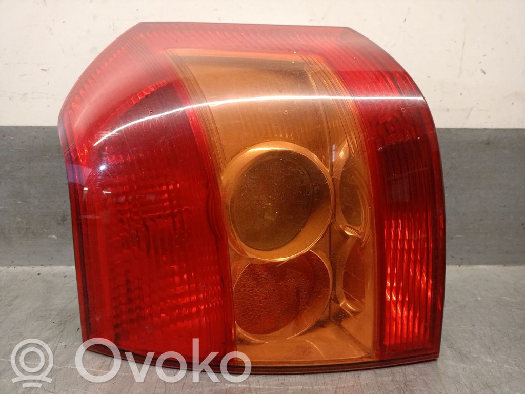 Toyota Corolla Verso E121 Lampă spate în caroserie 