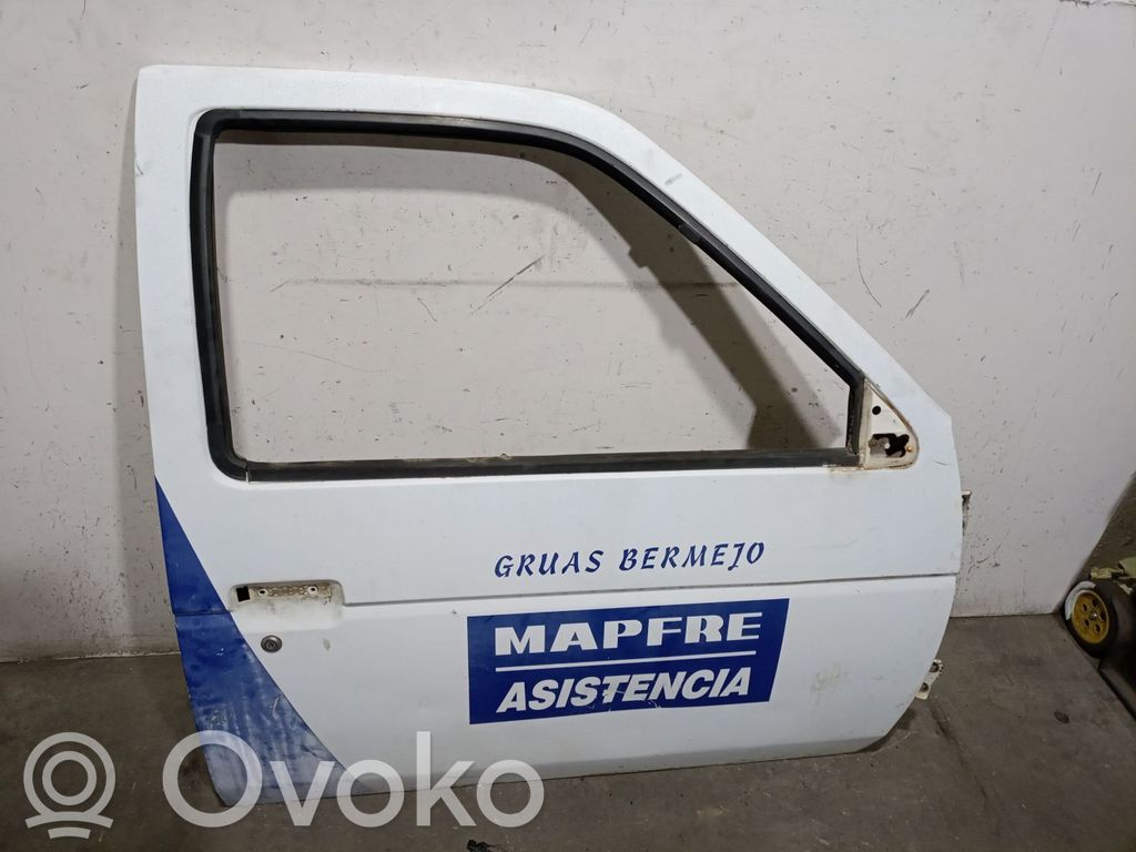 Nissan Terrano Puerta delantera 