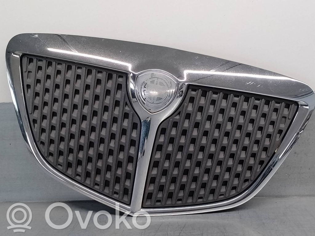 Lancia Ypsilon Etusäleikkö 