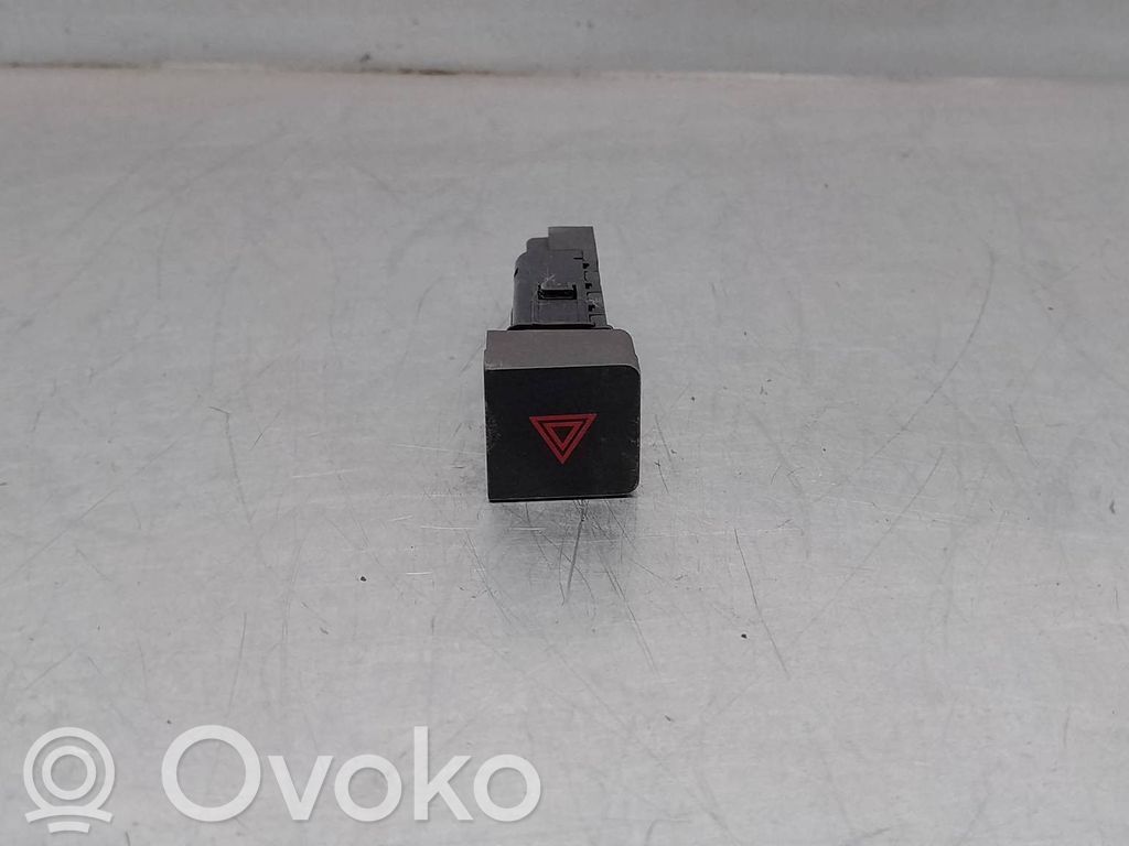 Chevrolet Captiva Hazard light switch 