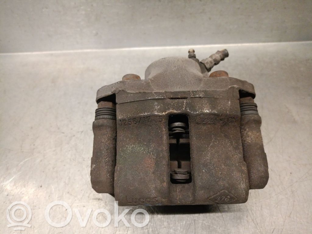 Renault Megane I Zacisk hamulcowy przedni 