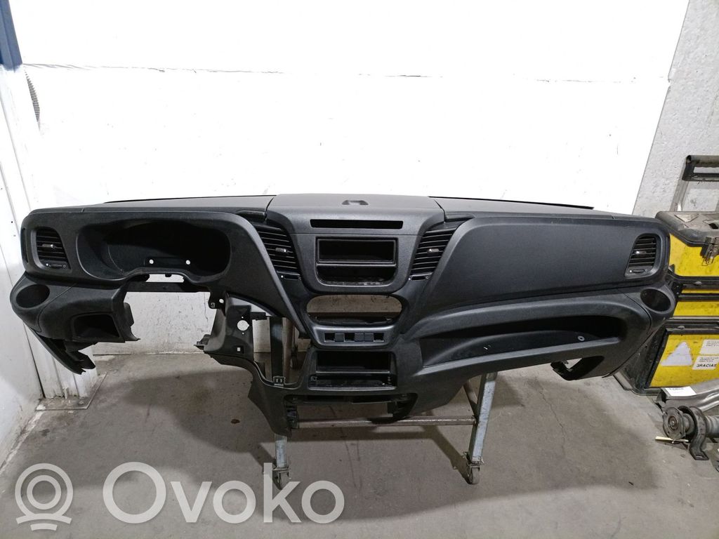 Iveco Daily 6th gen Panel de instrumentos 