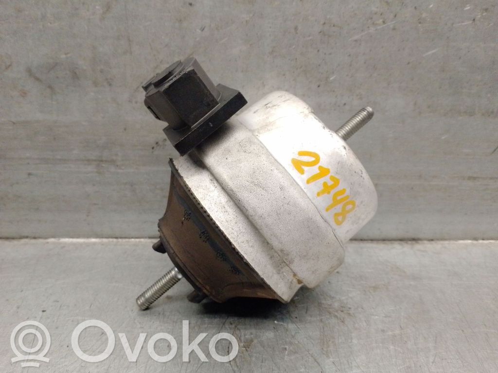 Engine mount bracket   8E0199379AC,8E0199379AC