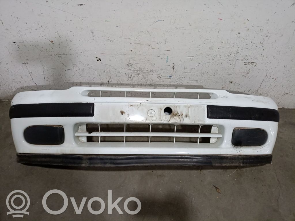 Renault Clio I Parachoques delantero 