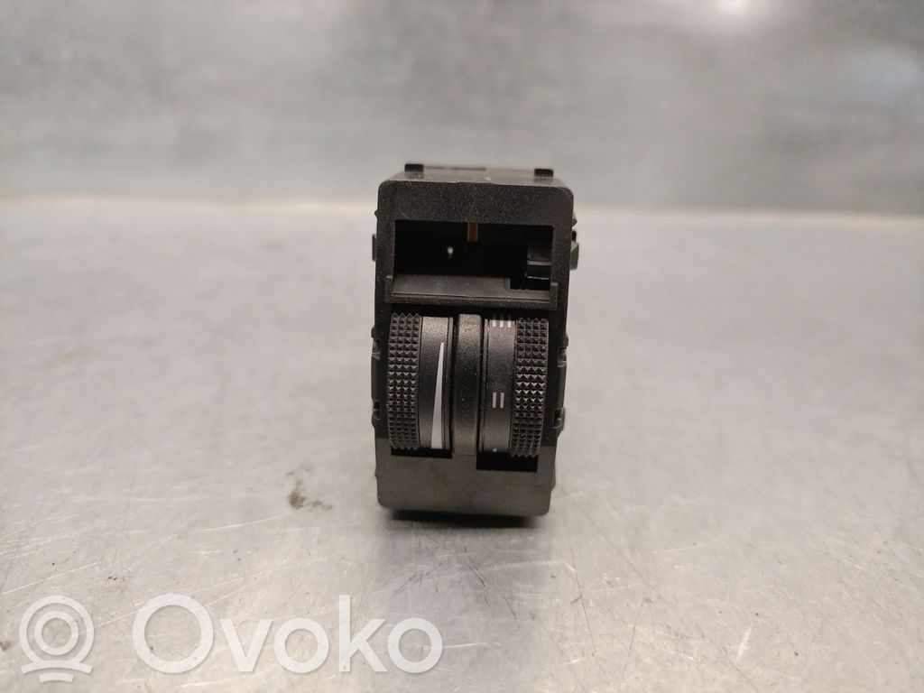Audi A2 Interruttore di regolazione dell’illuminazione del quadro 