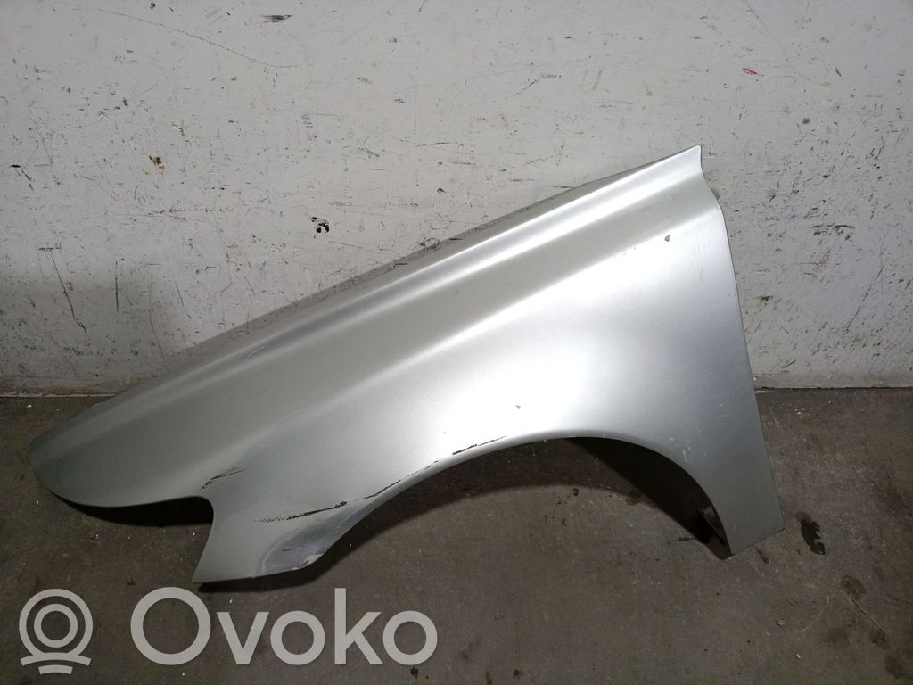 Volvo V50 Sparnas 