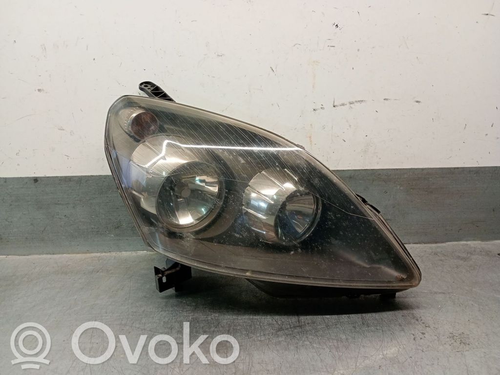 Opel Zafira B Lampa przednia 