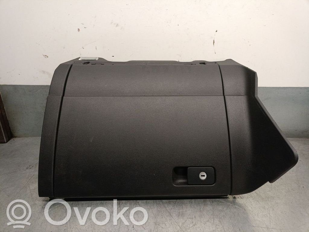 Volkswagen Golf SportWagen Schowek deski rozdzielczej 